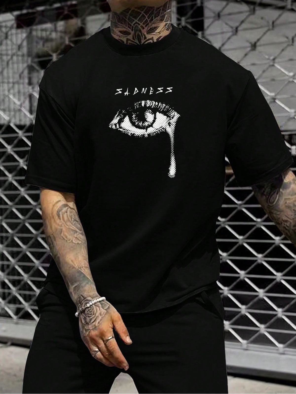 Men’s Eye And Letter Print Tshirt