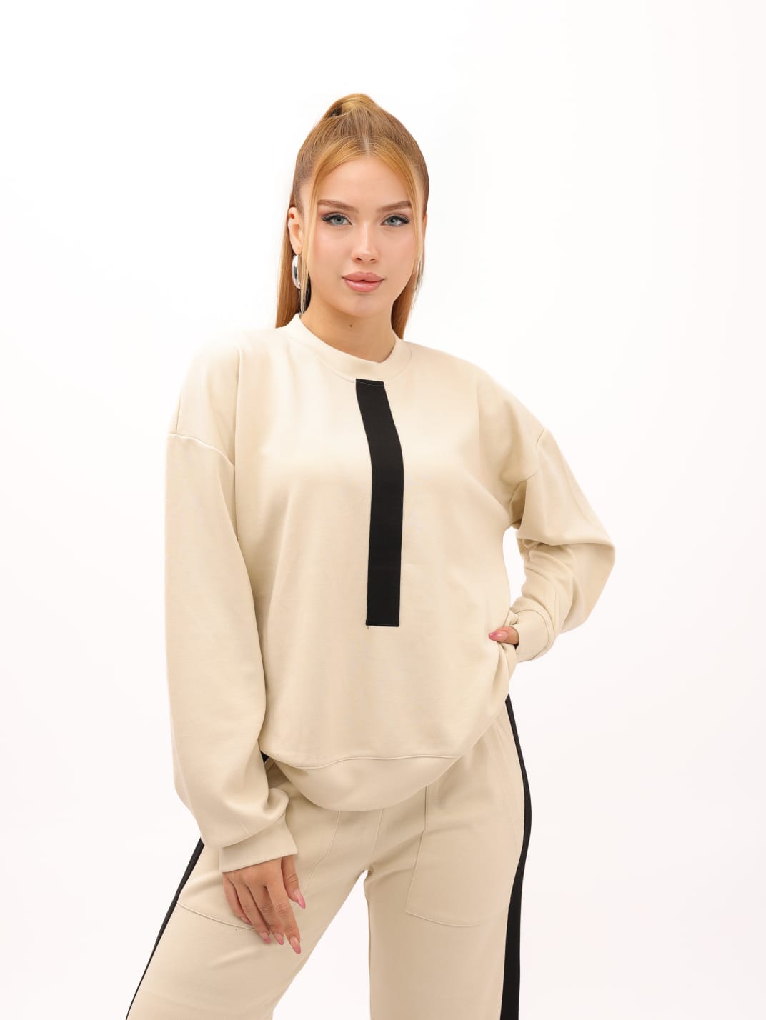 Women Set Sweatshirt With Line in the Chest