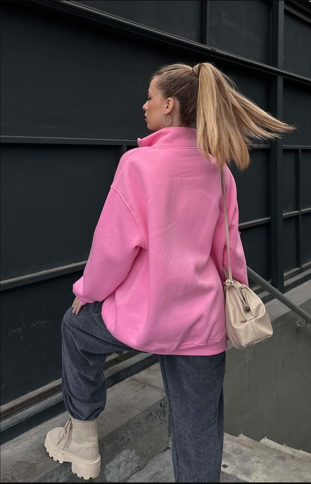 Basic Sweatshirt with zipper