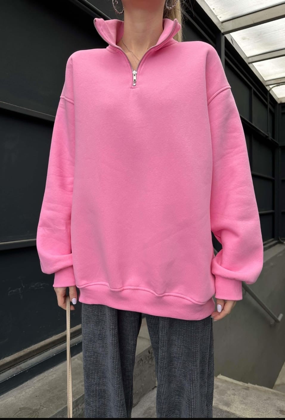 Basic Sweatshirt with zipper