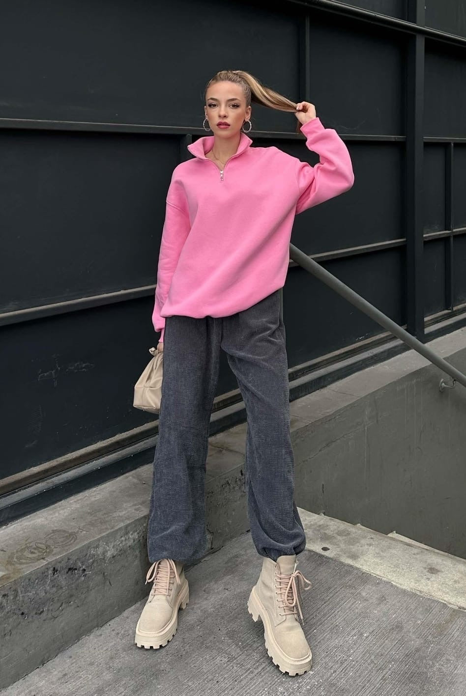 Basic Sweatshirt with zipper