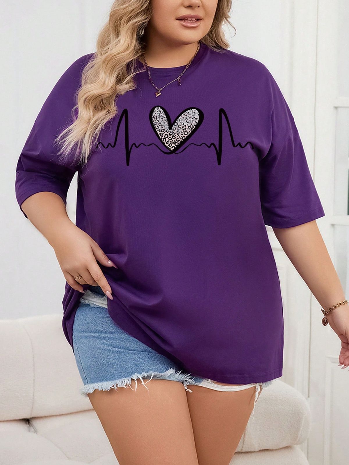 Women's Plus Size Heart & Leopard Printed Round Neck Drop Shoulder Sleeve T-Shirt