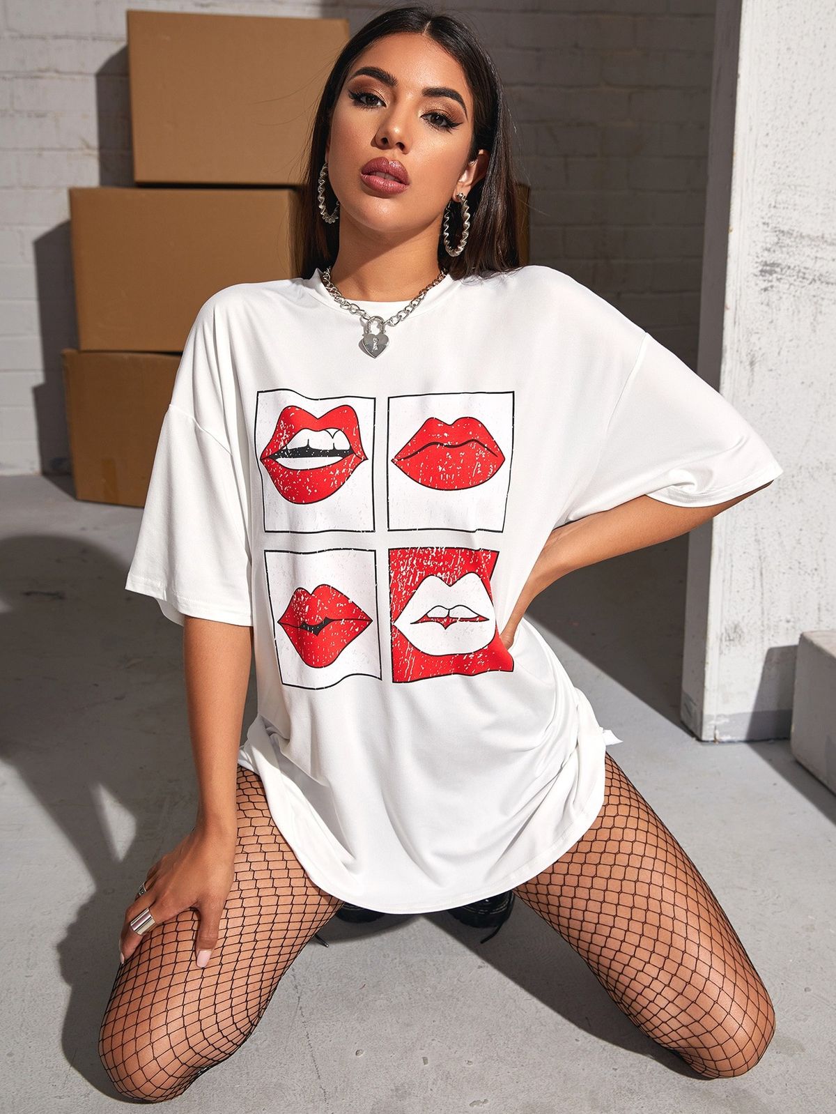 Lip Print Drop Shoulder Oversized Longline Tee