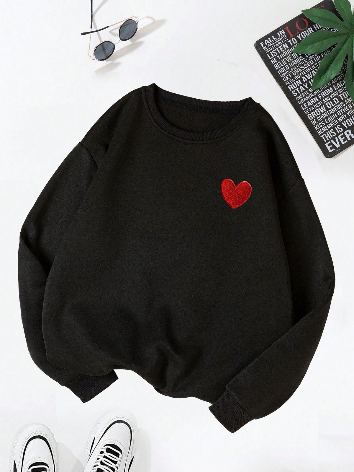 Heart sweatshirt oversized