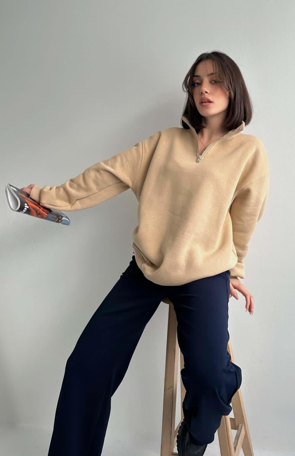 Basic Sweatshirt with zipper