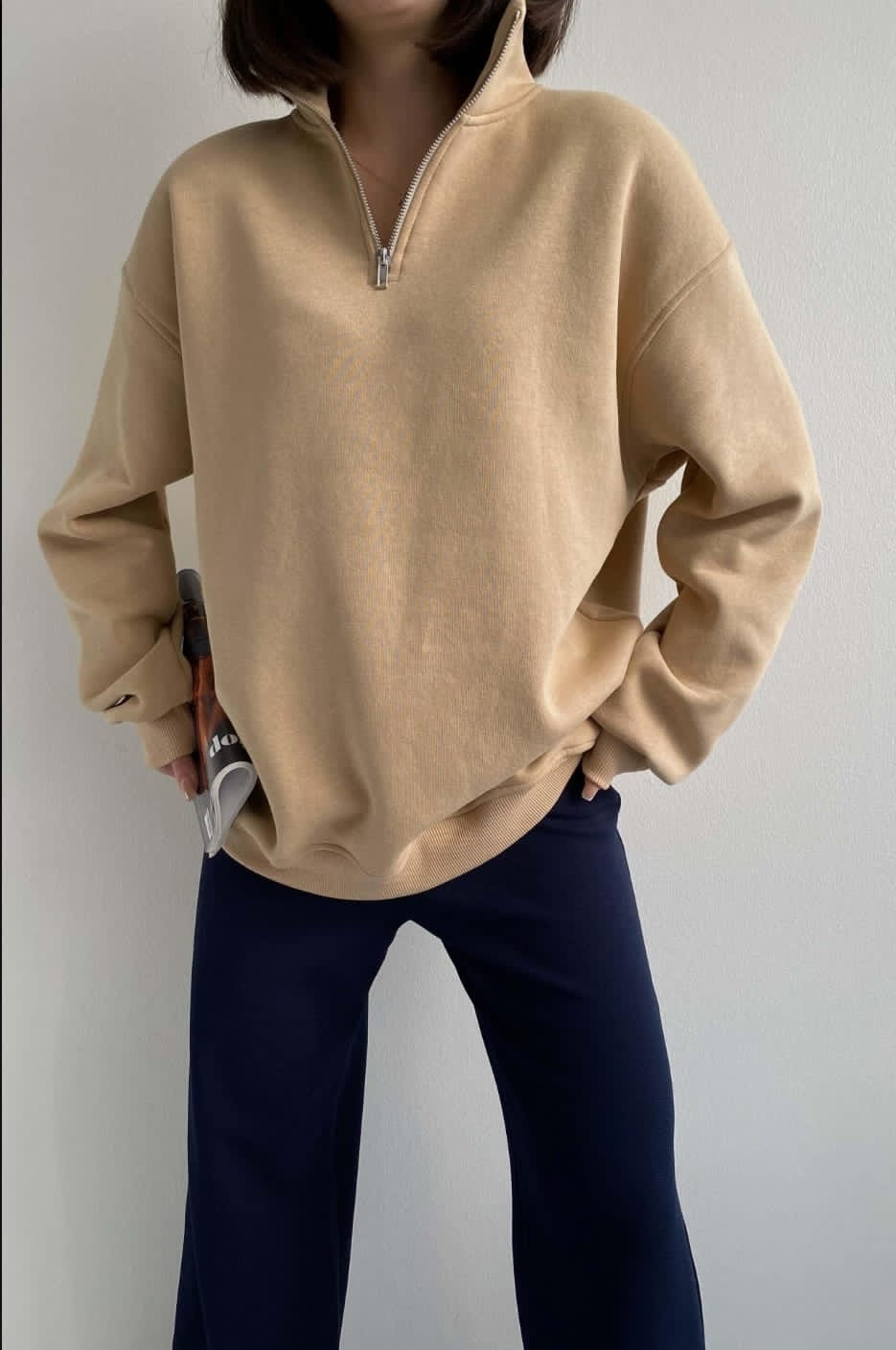 Basic Sweatshirt with zipper