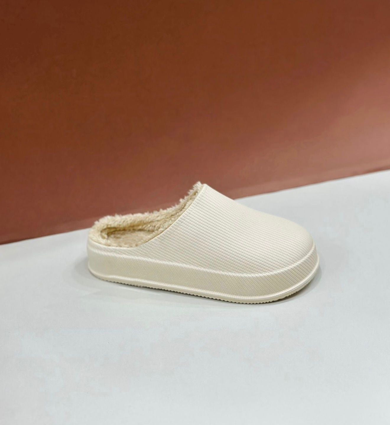 Cozy Winter Home Slippers – Soft Fur Lined, Anti-Slip, Lightweight