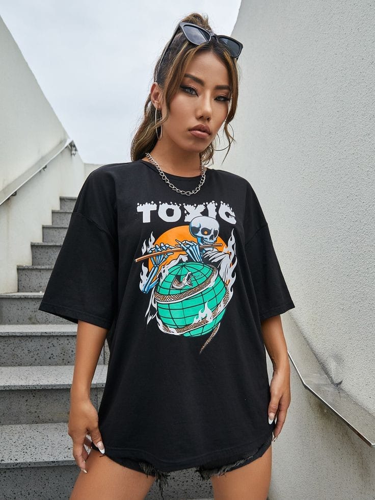 Skull and snake women's oversized tshirt