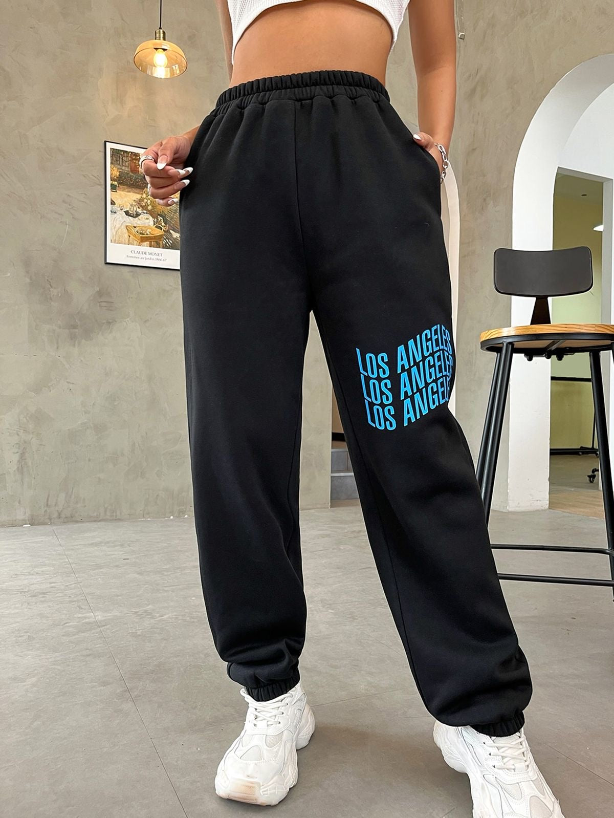 LWomen Pant Fleece with Graphics and Letters