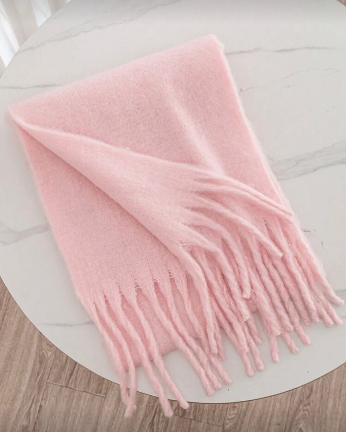 Elegant Women’s Winter Scarf – Soft, Cozy & Stylish Cold-Weather Essential