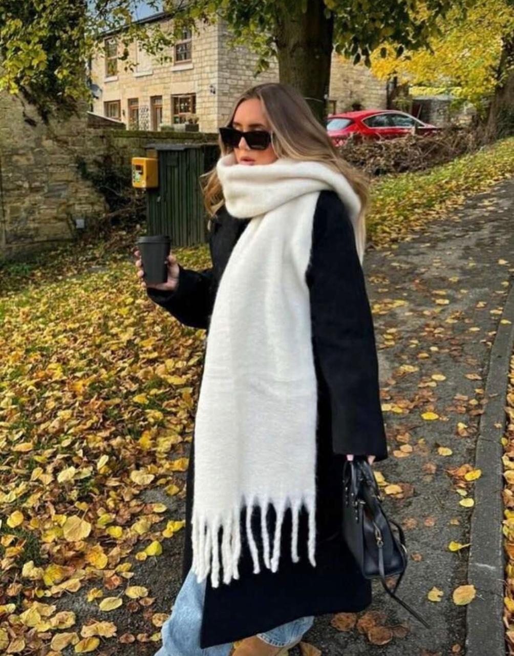 Elegant Women’s Winter Scarf – Soft, Cozy & Stylish Cold-Weather Essentia