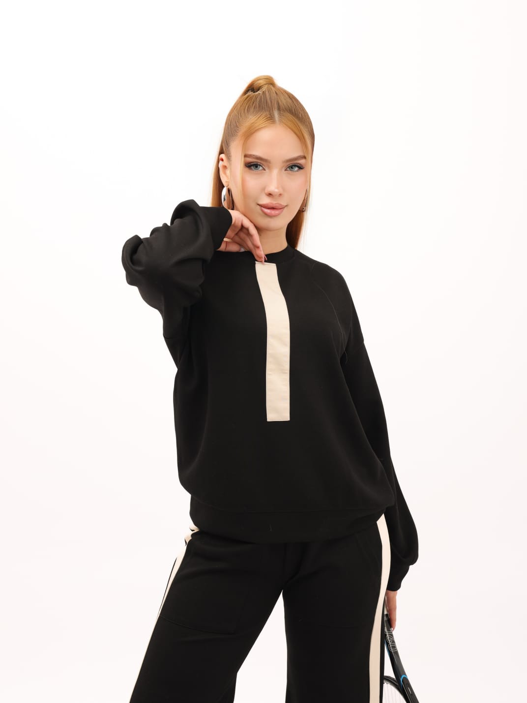 Women Set Sweatshirt With Line in the Chest