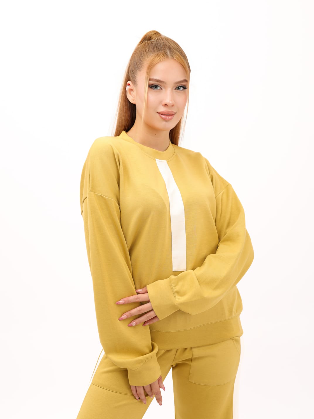 Women Set Sweatshirt With Line in the Chest