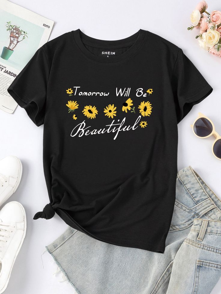 Floral And Slogan Graphic Tee Regular fit
