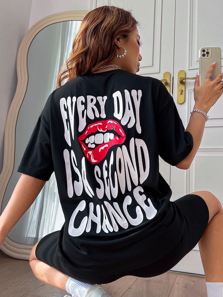 Lip & Letter Graphic Drop Shoulder Tee