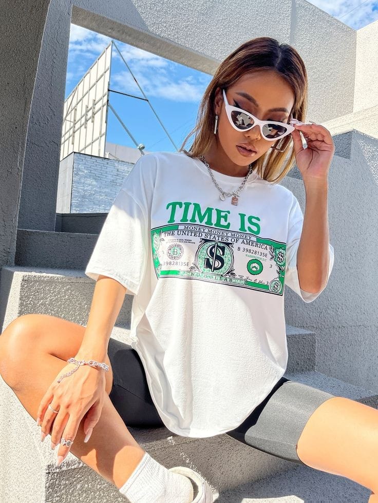 Cash women's oversized tshirt