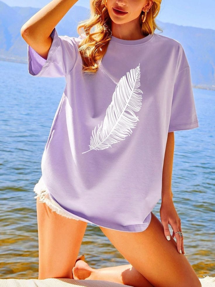 Feather print women's oversized tshirt