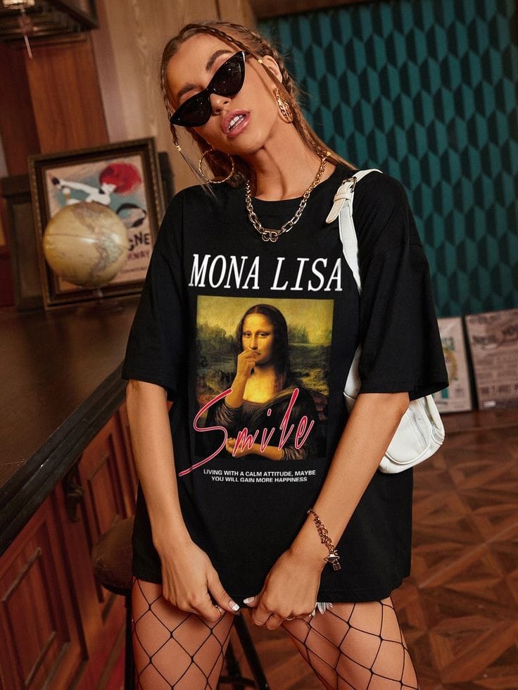 Mona lisa women's oversized tshirt